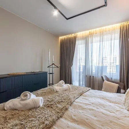 Luxury 1br In Family Garden W/ Private Garage * Warna