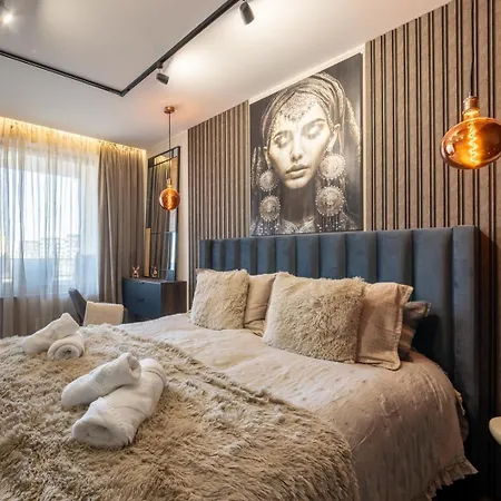 Luxury 1br In Family Garden W/ Private Garage * Warna